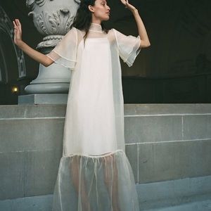 Kamperett Barre silk organza wedding dress